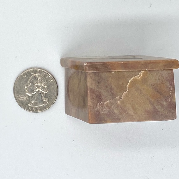 Small Inlaid Trinket Box - Picture 6 of 7